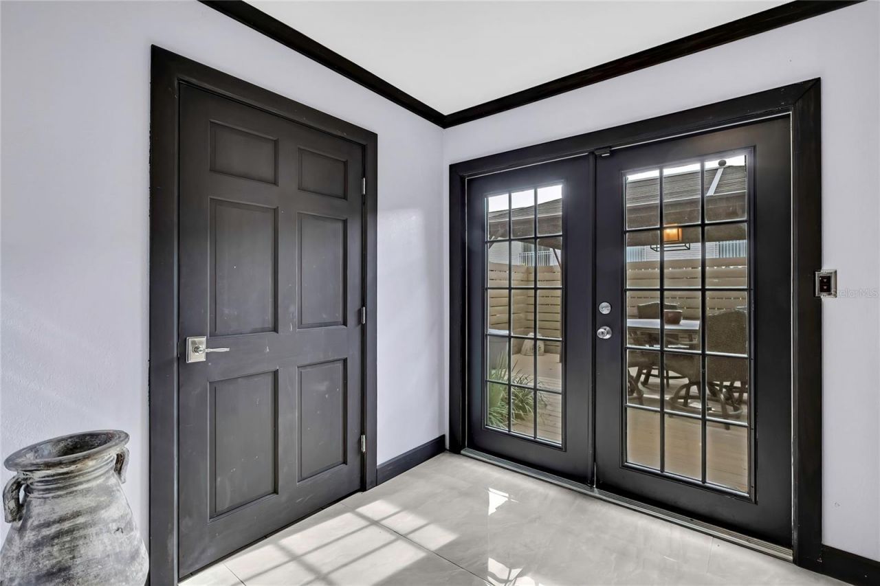 3414 Arbor Oaks Court, Tampa, FL 33614 Photo