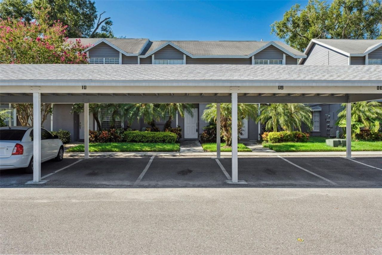 3414 Arbor Oaks Court, Tampa, FL 33614 Photo