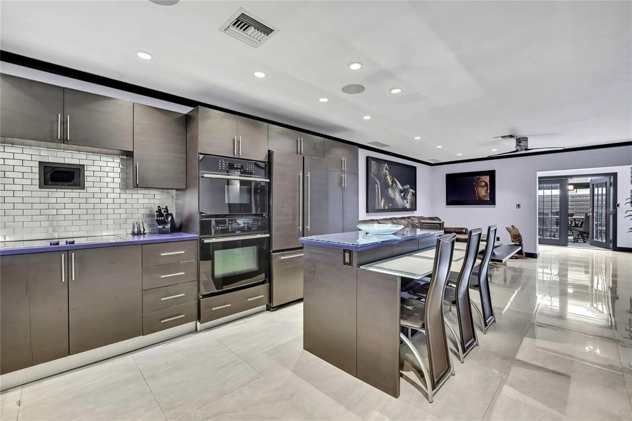 3414 Arbor Oaks Court, Tampa, FL 33614 Photo