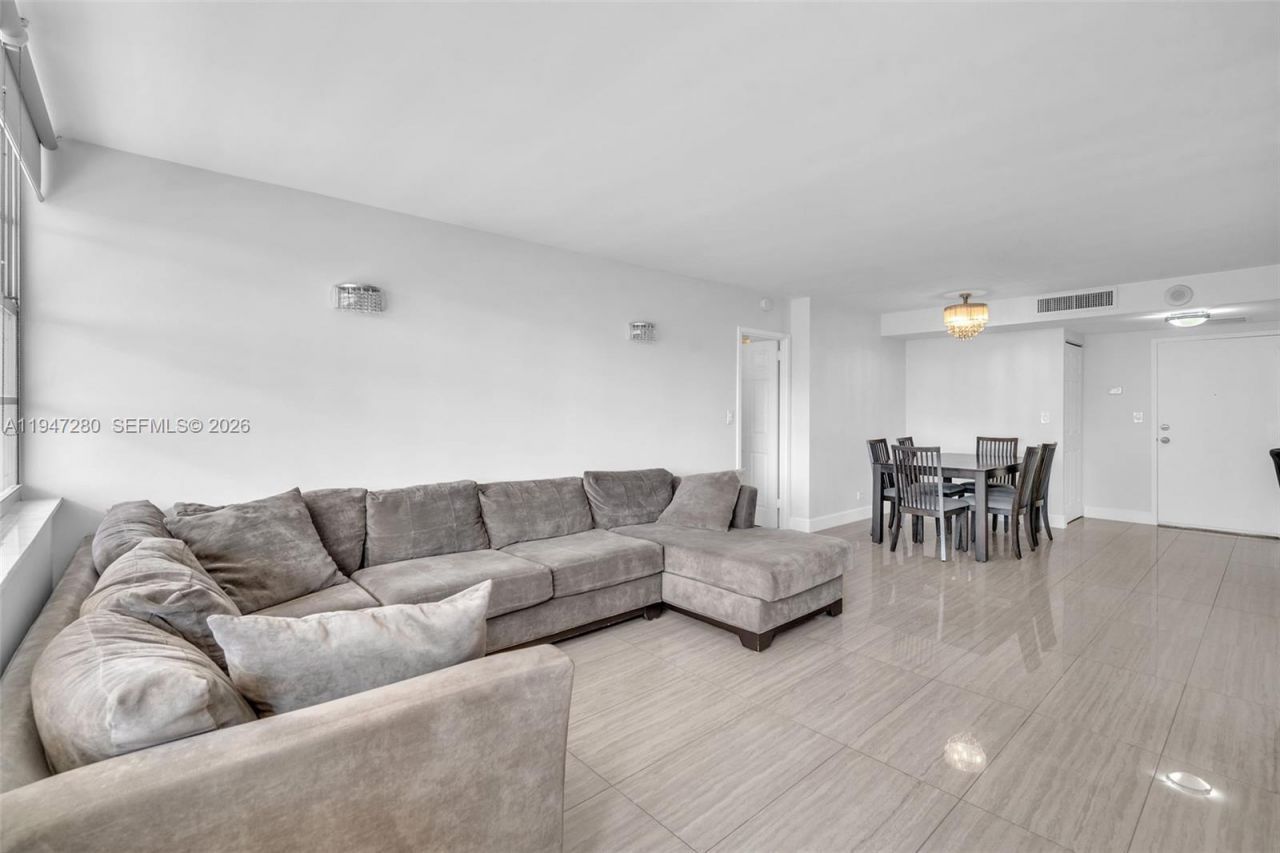 251 174th St, Unit 311, Sunny Isles Beach, FL 33160 Photo