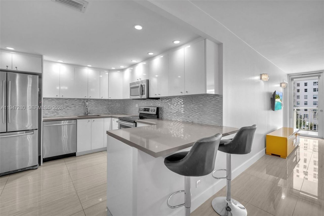 251 174th St, Unit 311, Sunny Isles Beach, FL 33160 Photo