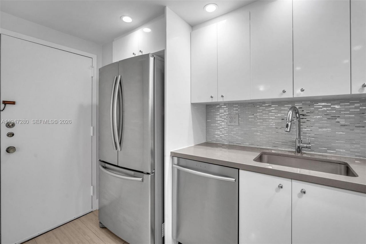 251 174th St, Unit 311, Sunny Isles Beach, FL 33160 Photo