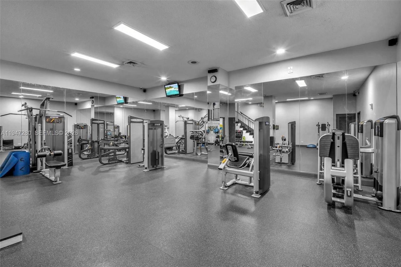 251 174th St, Unit 311, Sunny Isles Beach, FL 33160 Photo