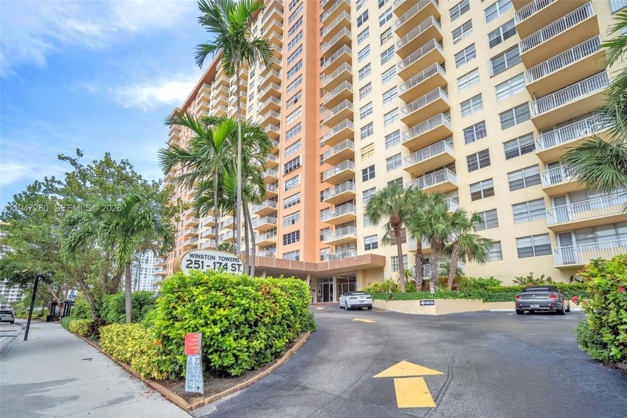 251 174th St, Unit 311, Sunny Isles Beach, FL 33160 Photo