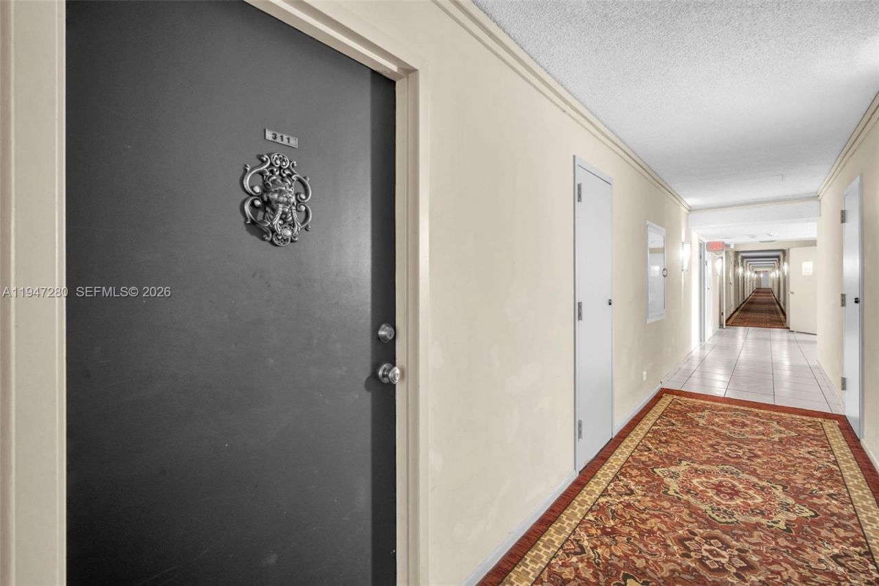 251 174th St, Unit 311, Sunny Isles Beach, FL 33160 Photo