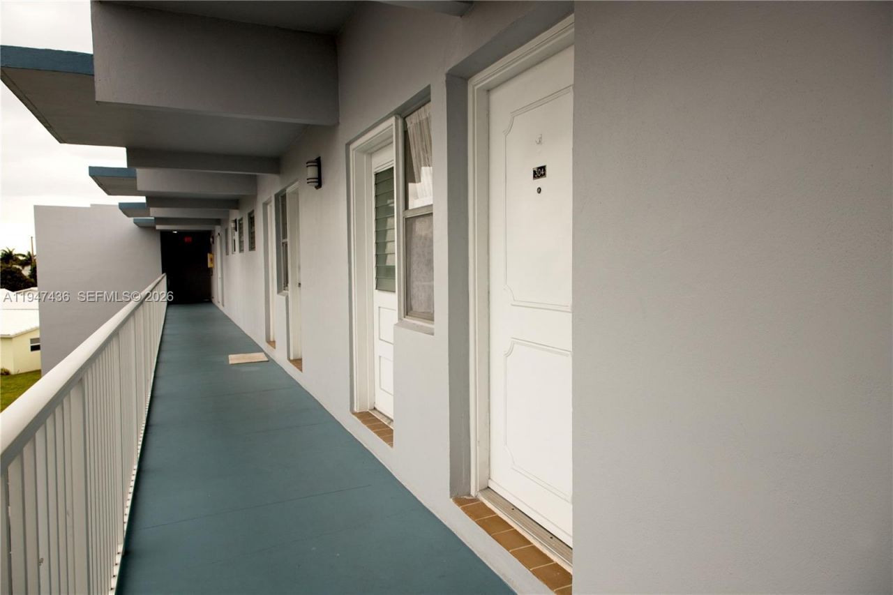 2309 Park Ln, Unit 304, Hollywood, FL 33021 Photo