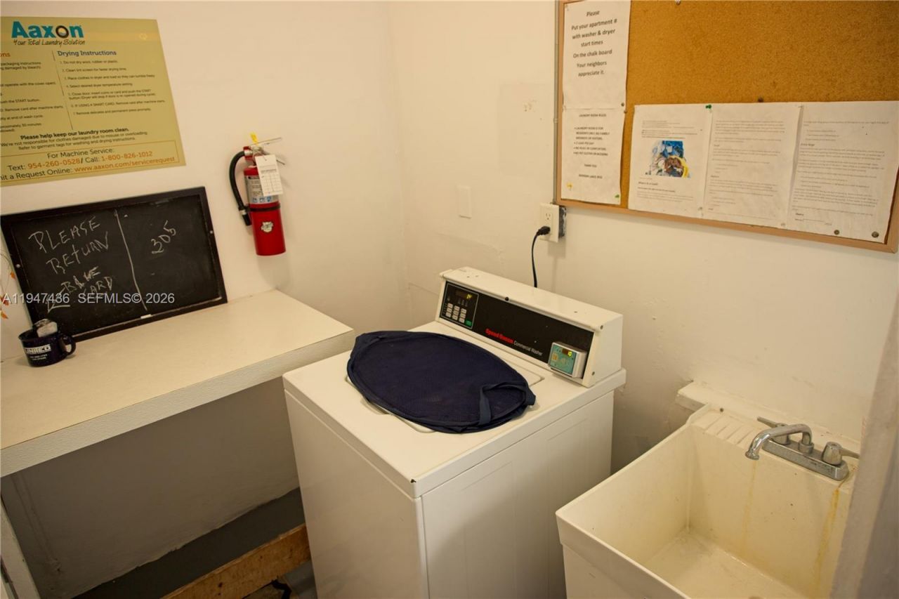 2309 Park Ln, Unit 304, Hollywood, FL 33021 Photo