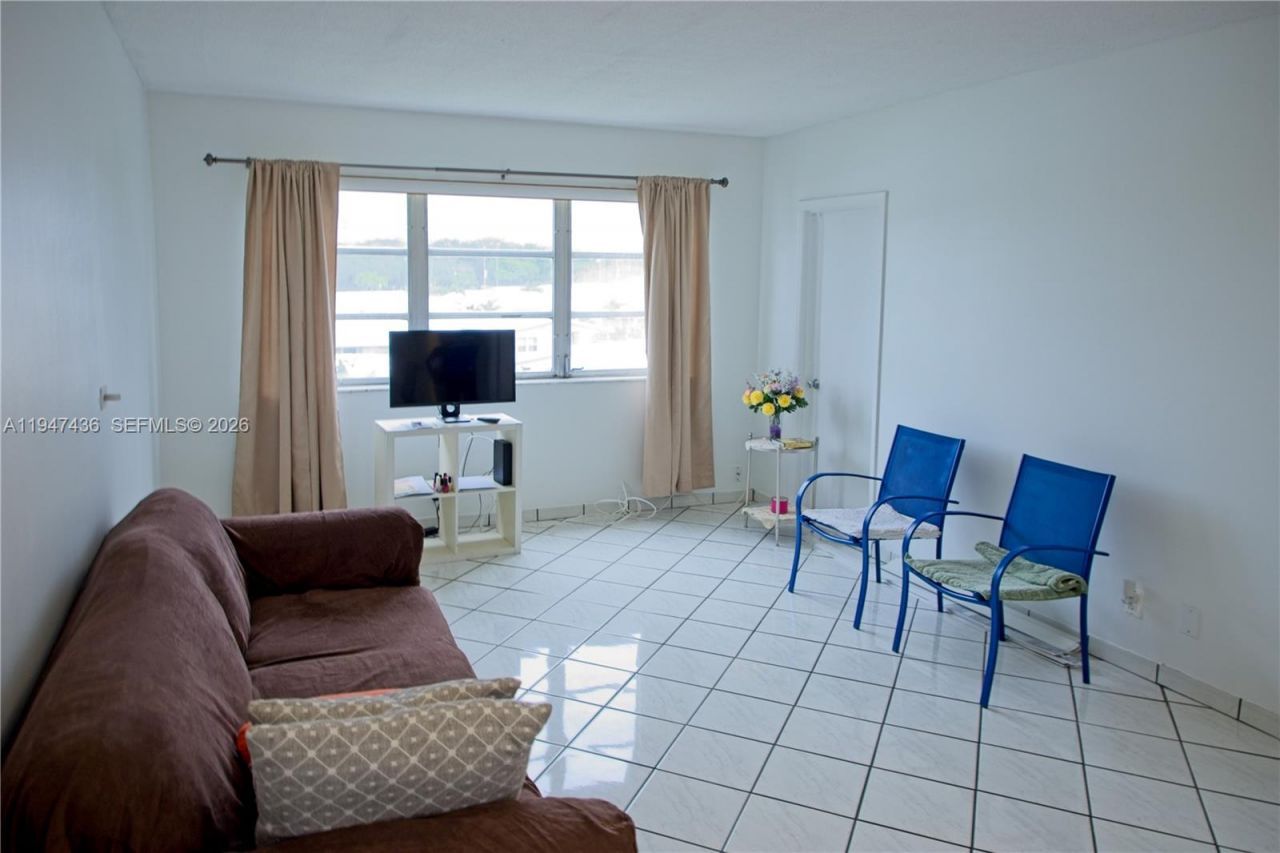 2309 Park Ln, Unit 304, Hollywood, FL 33021 Photo