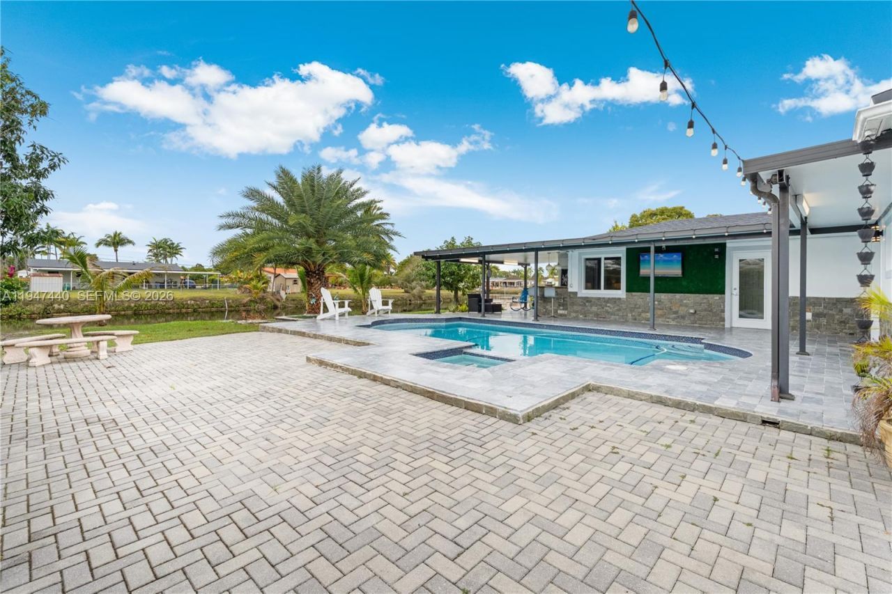 2810 SW 123rd Ct, Miami, FL 33175 Photo