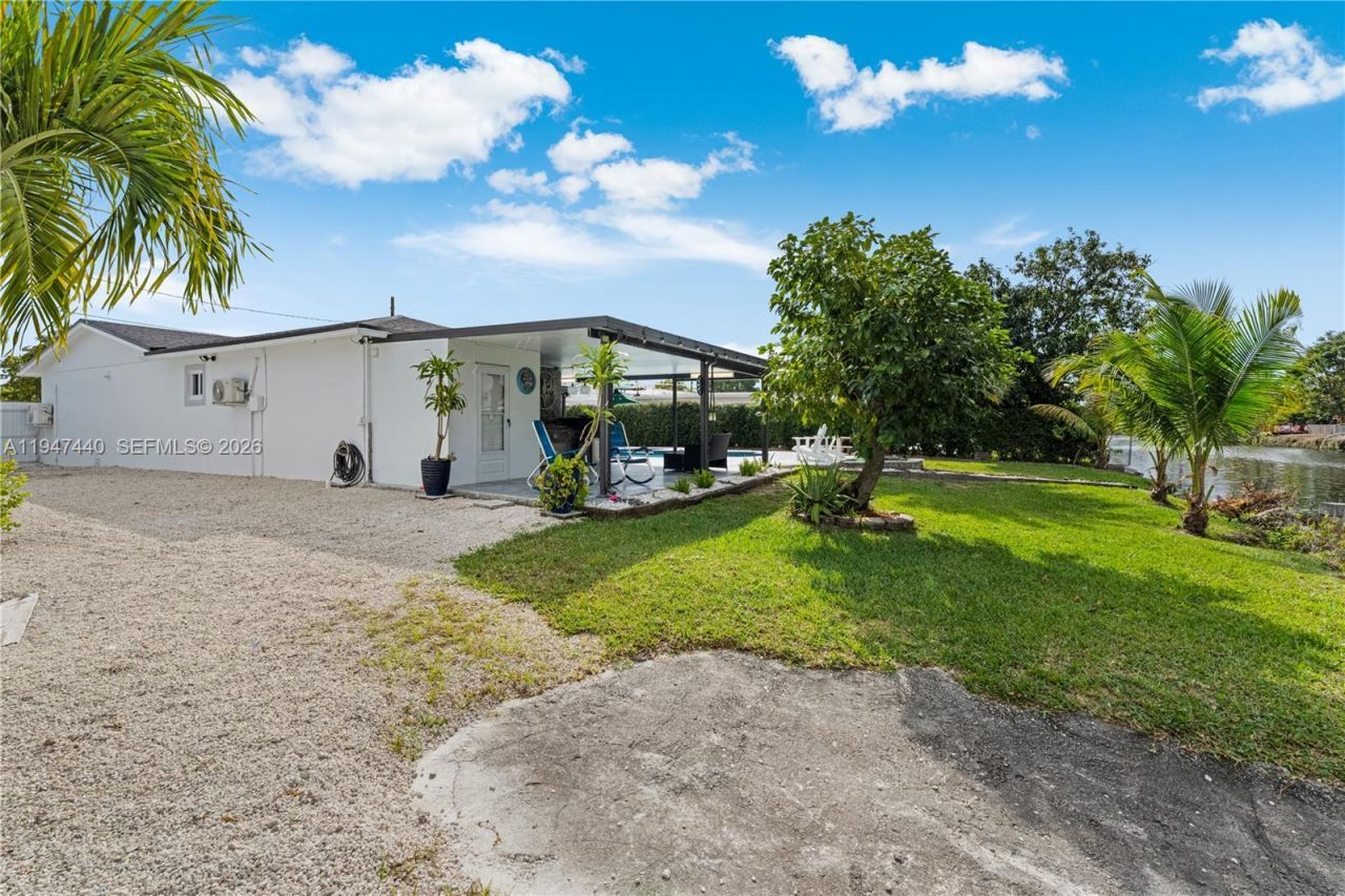 2810 SW 123rd Ct, Miami, FL 33175 Photo