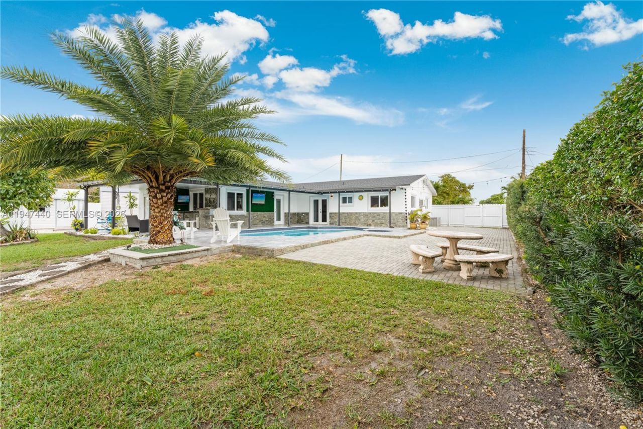 2810 SW 123rd Ct, Miami, FL 33175 Photo