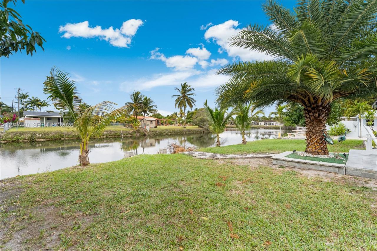 2810 SW 123rd Ct, Miami, FL 33175 Photo