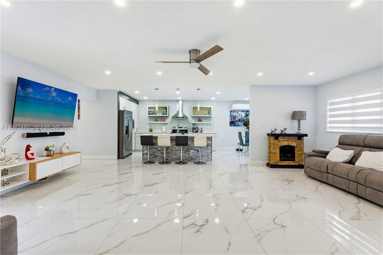 2810 SW 123rd Ct, Miami, FL 33175 Photo