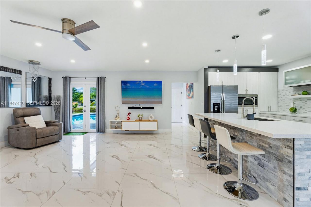 2810 SW 123rd Ct, Miami, FL 33175 Photo