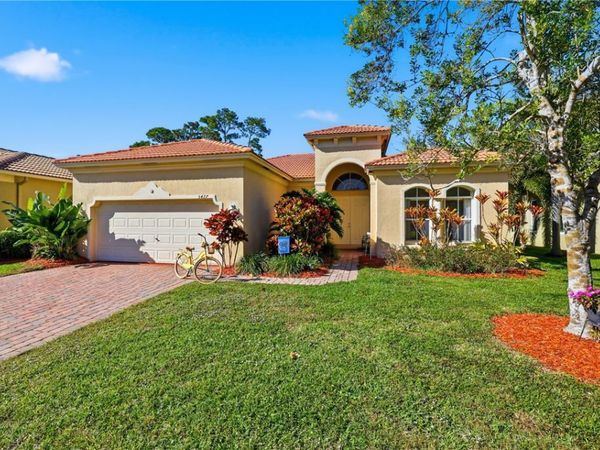 5427 Place Lake Drive, Fort Pierce, FL 34951