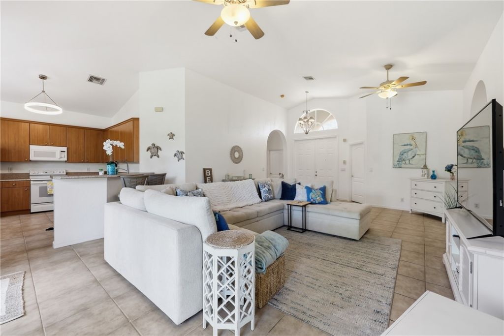 5427 Place Lake Drive, Fort Pierce, FL 34951 Photo