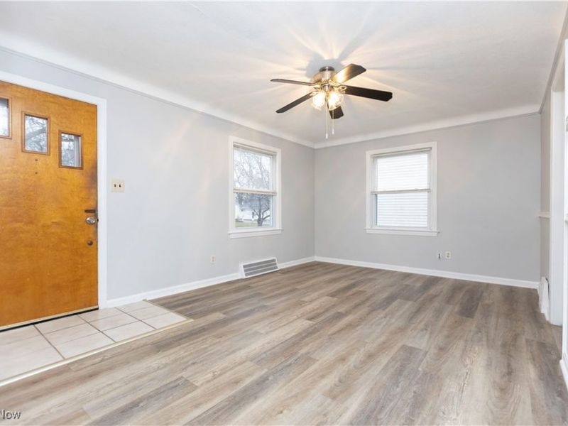 1612 Longwood Drive, Mayfield Heights, OH 44124 Photo 2