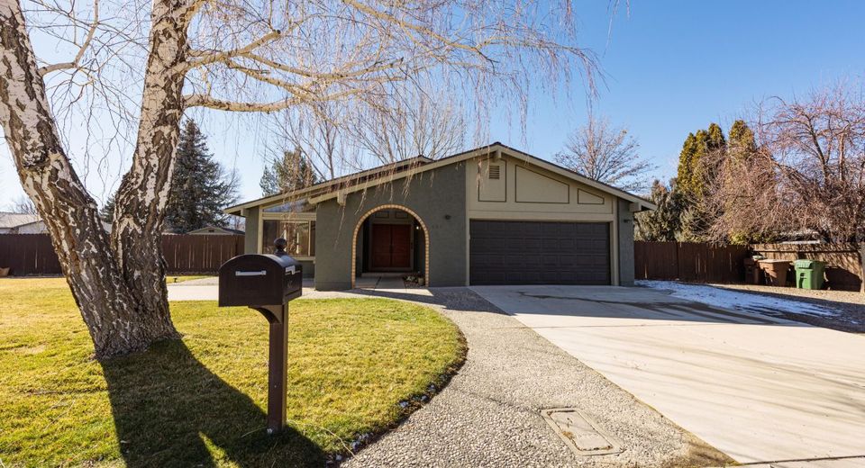 837 Mahogany Drive, Minden, NV 89423 Photo