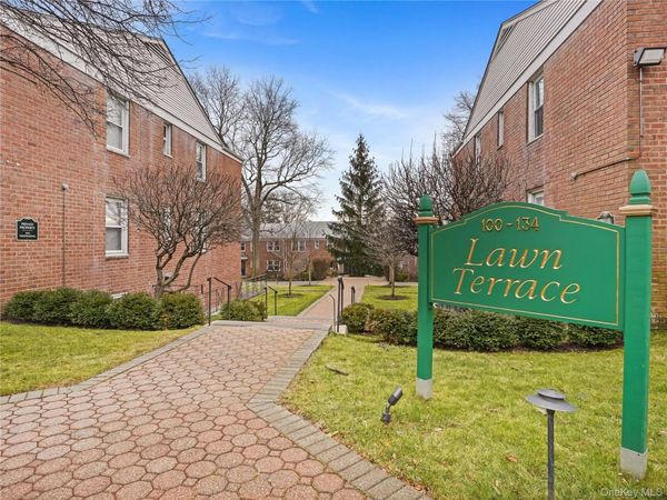 118 Lawn Terrace Terrace, Unit #1E, Mamaroneck, NY 10543