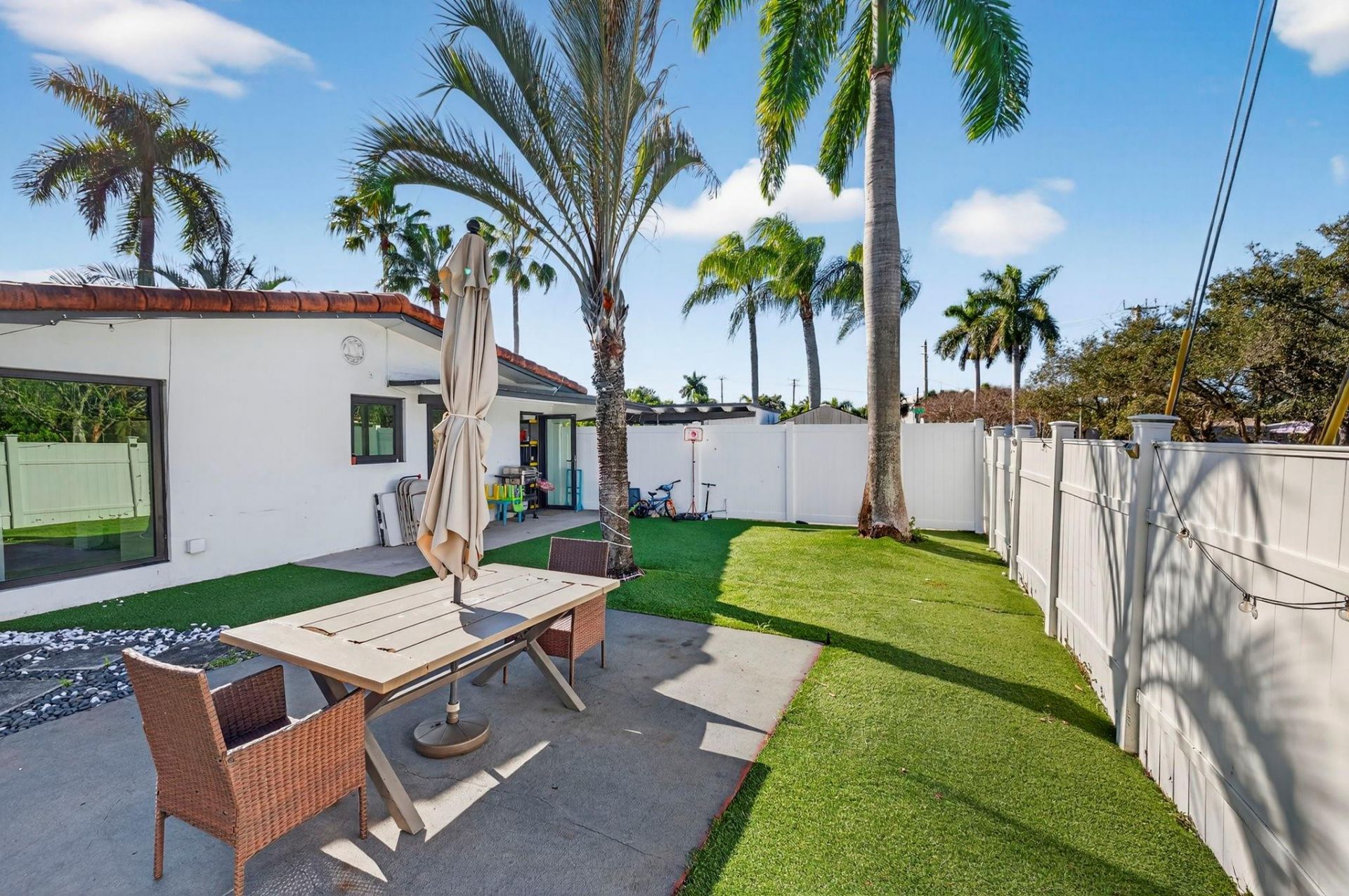 2601 NE 8th Ct, Pompano Beach, FL 33062 Photo