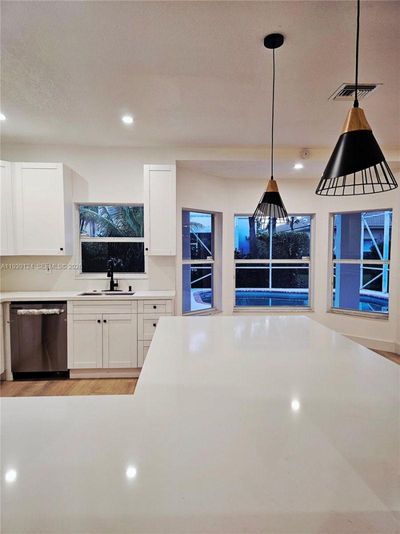 15843 SW 14th Ct, Pembroke Pines, FL 33027 Photo