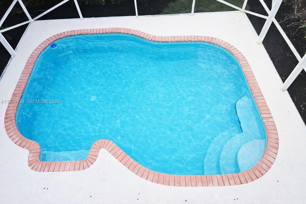 15843 SW 14th Ct, Pembroke Pines, FL 33027 Photo