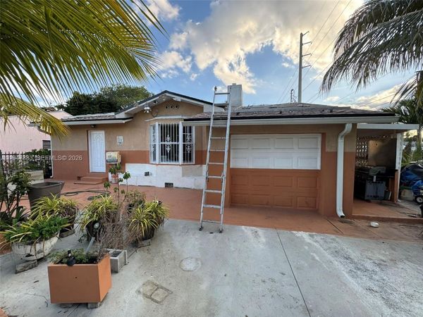 790 NW 76th St , Miami, FL 33150