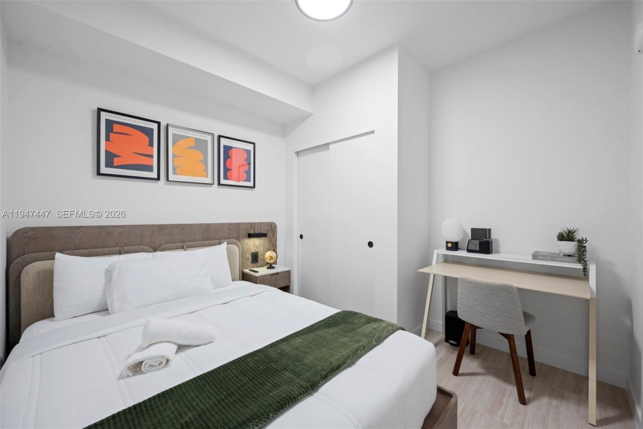 580 72nd , Unit 611, Miami Beach, FL 33141 Photo