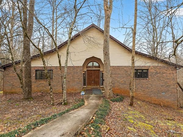 136 Crawford Chapel Road, Cookeville, TN 38506