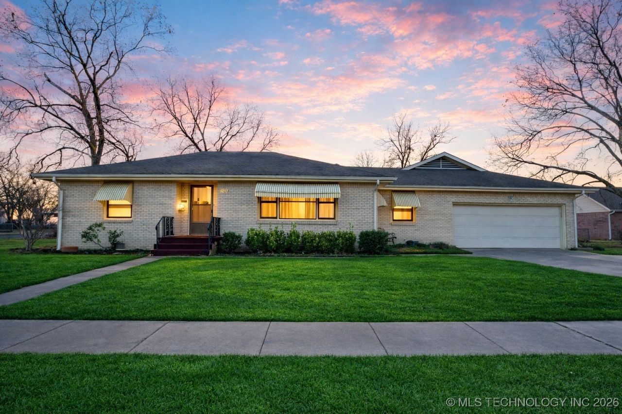 320 E 7th Street, Pawhuska, OK 74056 Main Photo