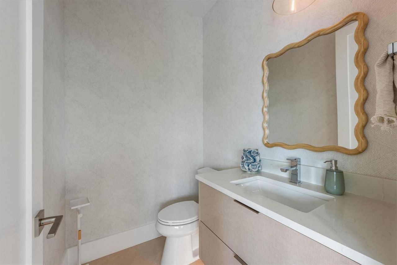 7003 Holmes Boulevard, Holmes Beach, FL 34217 Photo