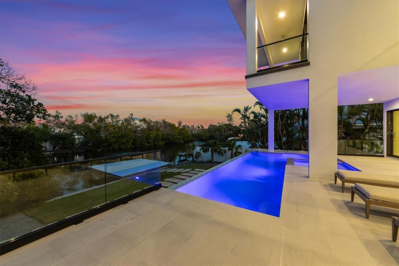 7003 Holmes Boulevard, Holmes Beach, FL 34217 Photo