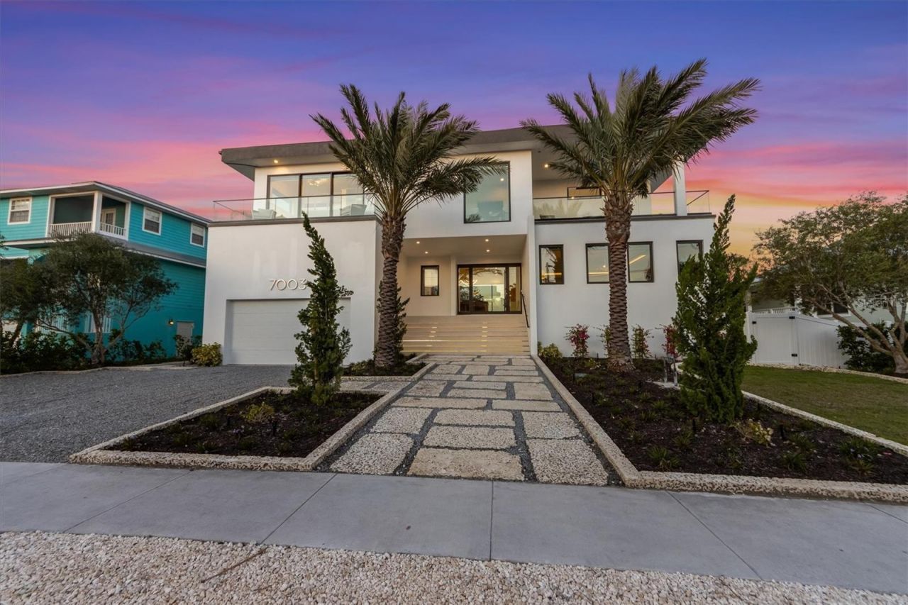 7003 Holmes Boulevard, Holmes Beach, FL 34217 Photo