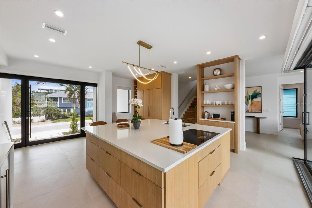 7003 Holmes Boulevard, Holmes Beach, FL 34217 Photo