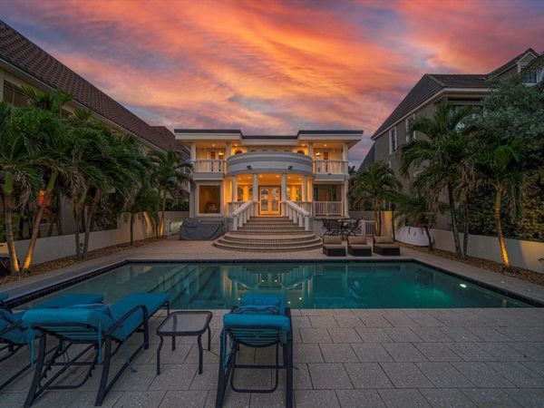 15564 GULF BOULEVARD, REDINGTON BEACH, FL 33708