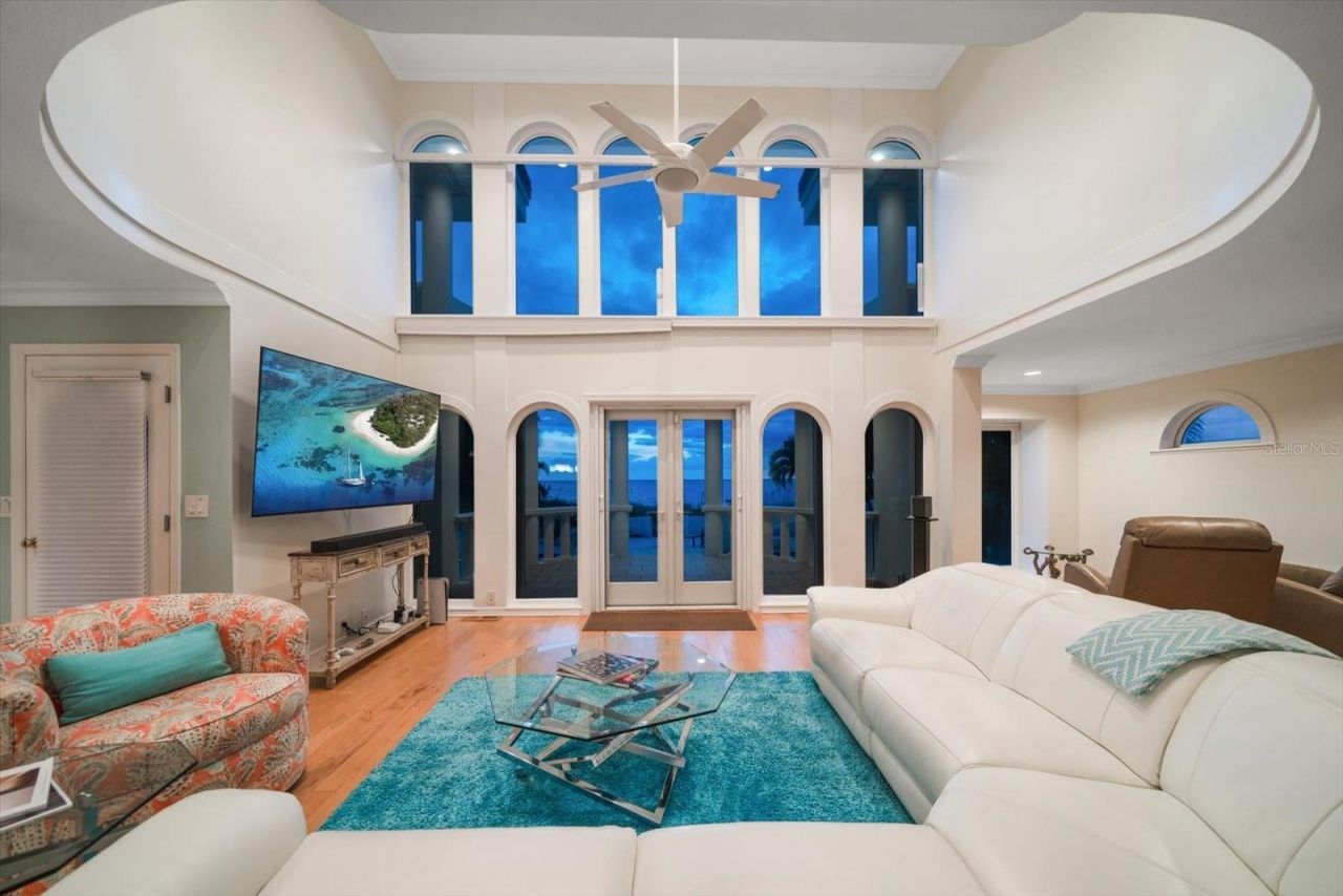 15564 Gulf Boulevard, Redington Beach, FL 33708 Photo