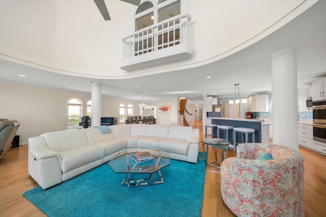 15564 Gulf Boulevard, Redington Beach, FL 33708 Photo