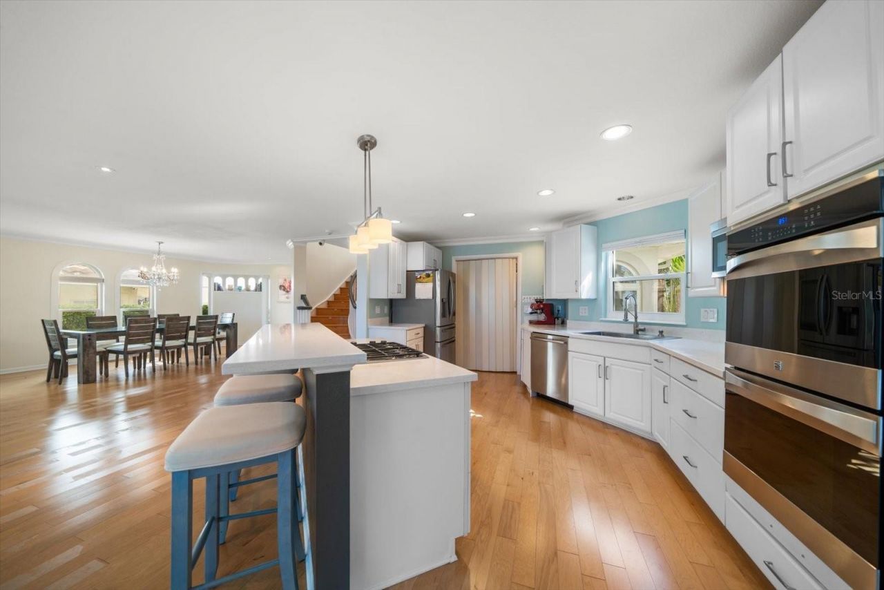 15564 Gulf Boulevard, Redington Beach, FL 33708 Photo