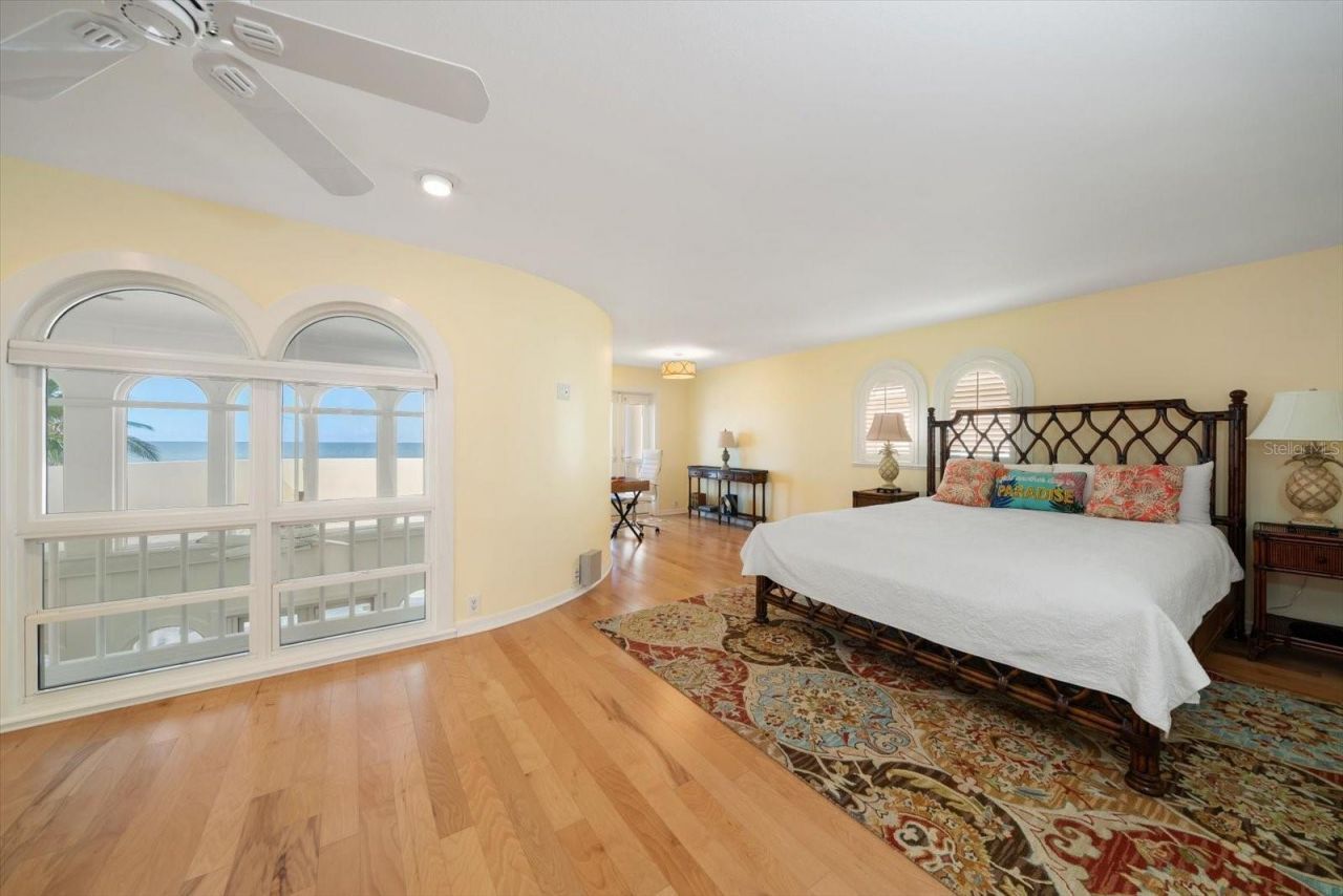 15564 Gulf Boulevard, Redington Beach, FL 33708 Photo