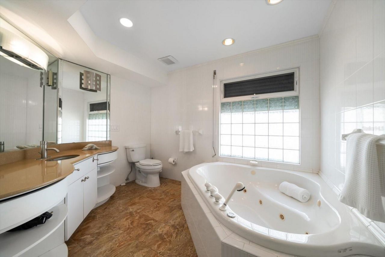 15564 Gulf Boulevard, Redington Beach, FL 33708 Photo