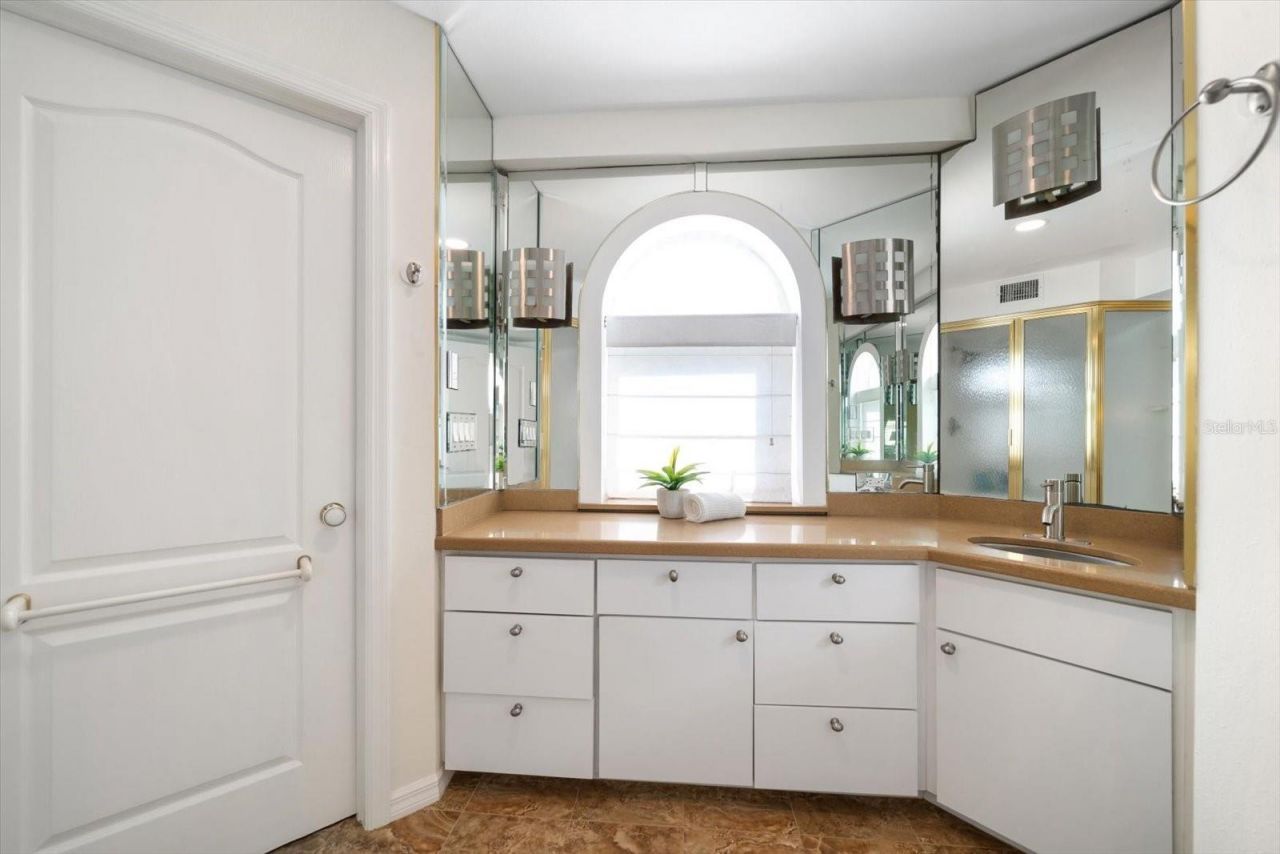 15564 Gulf Boulevard, Redington Beach, FL 33708 Photo