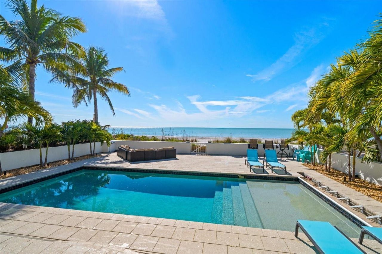 15564 Gulf Boulevard, Redington Beach, FL 33708 Photo