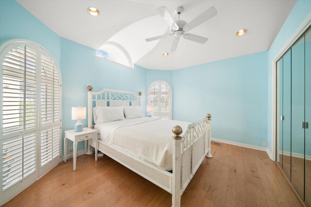 15564 Gulf Boulevard, Redington Beach, FL 33708 Photo