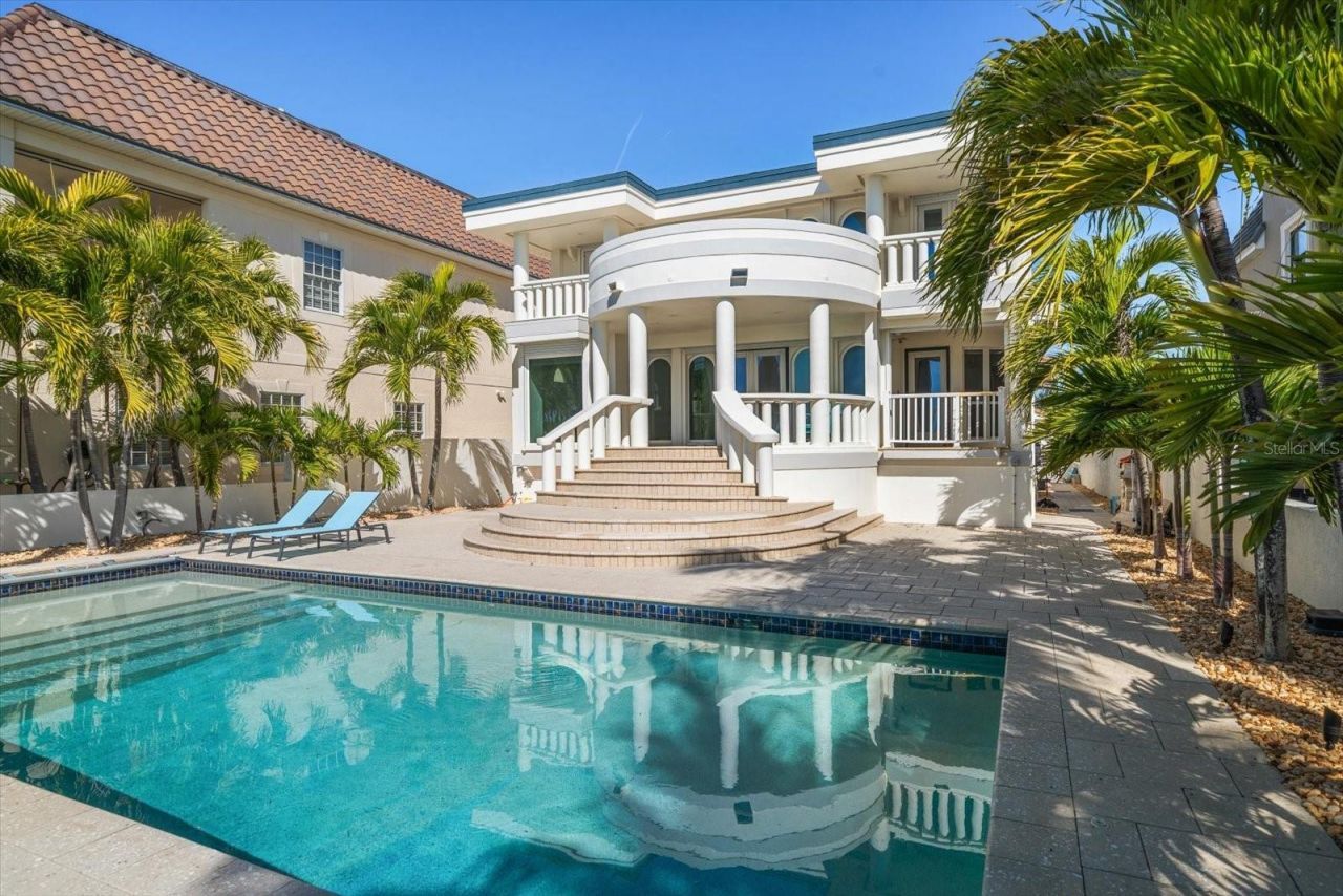 15564 Gulf Boulevard, Redington Beach, FL 33708 Photo