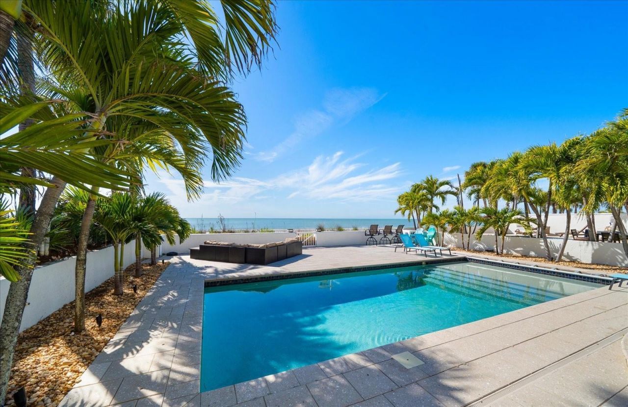 15564 Gulf Boulevard, Redington Beach, FL 33708 Photo