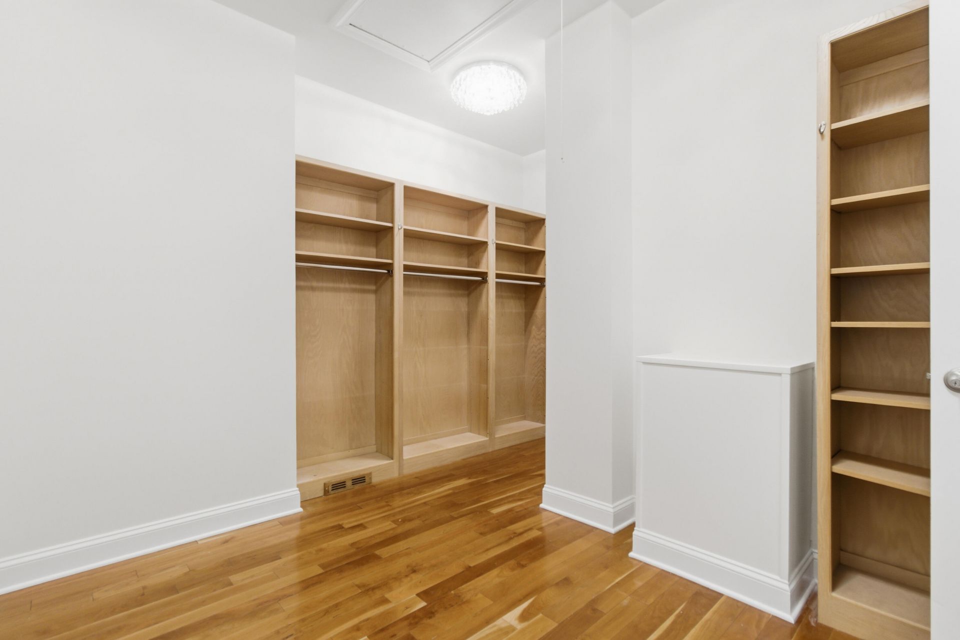 3334 Merion Place Photo 10