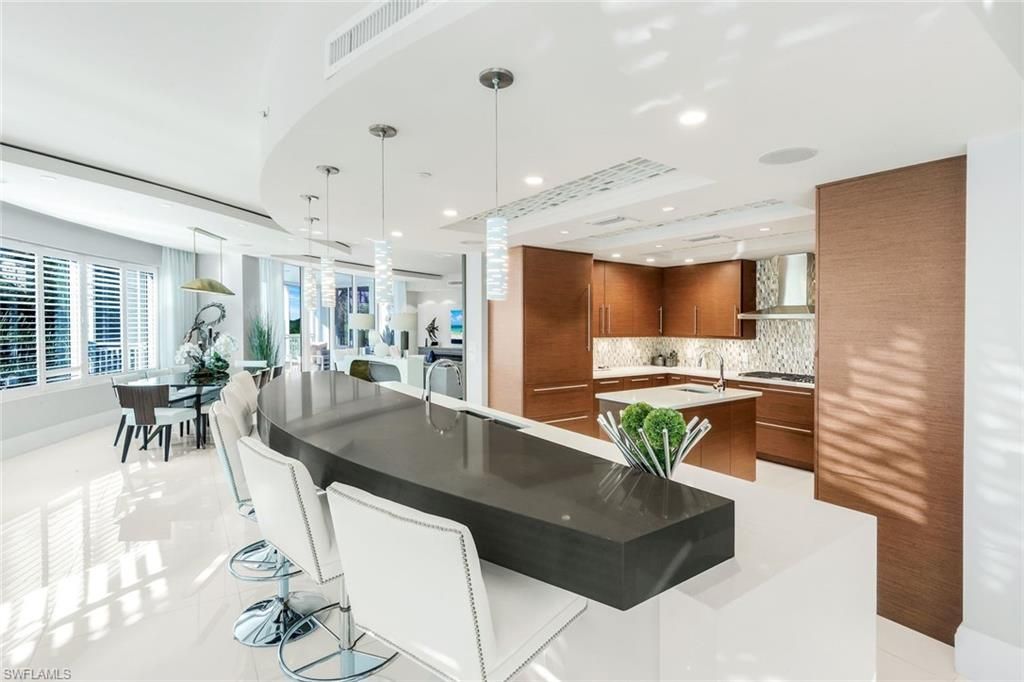 13665 Vanderbilt Dr, Unit 301, Naples, FL 34110 Photo