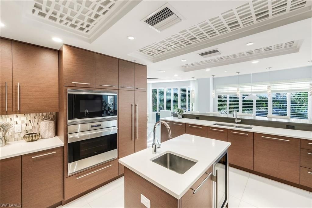 13665 Vanderbilt Dr, Unit 301, Naples, FL 34110 Photo