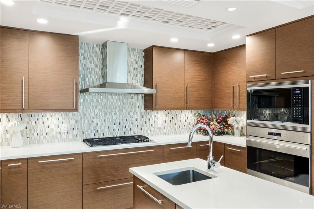 13665 Vanderbilt Dr, Unit 301, Naples, FL 34110 Photo