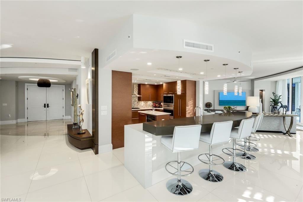 13665 Vanderbilt Dr, Unit 301, Naples, FL 34110 Photo